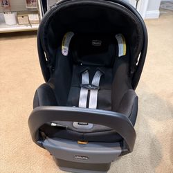 Chicco KeyFit 35 Infant Car Seat with Base – Great Conditions
