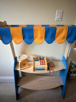 Hape Market Stand With Register