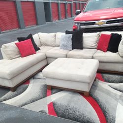 Sectional Sofá Chaise & Ottoman 