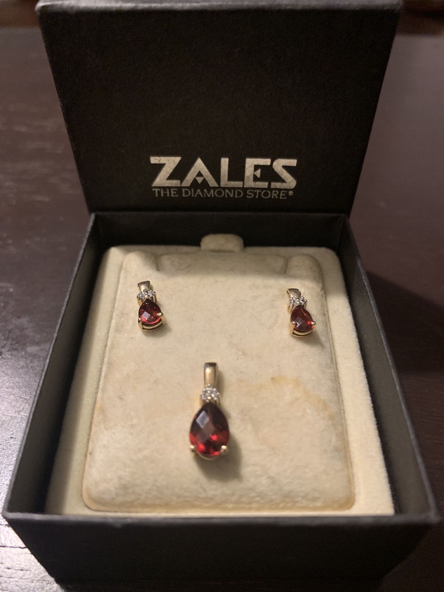 Zales Pear-Shaped Garnet (January Birthstone) and Diamond Accent Drop Pendant/Earrings(Gift Set) in 10K Gold