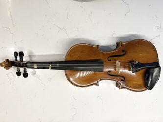 Stradivarius reproduction violin by E. R. Pfretzschner 
