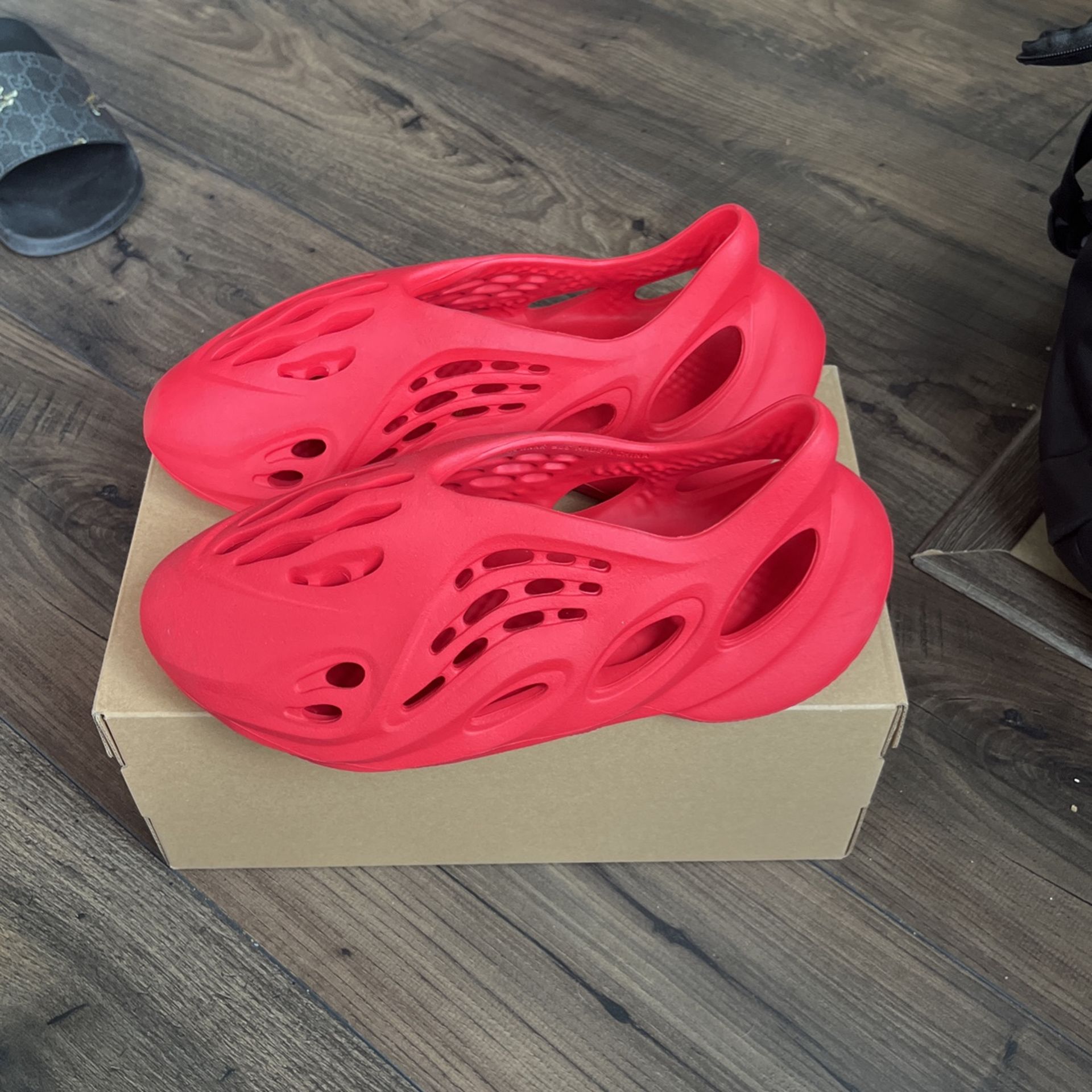 Yeezy Foam Runner Red Mens 9