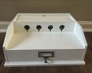 Desk orga nizer/charging station