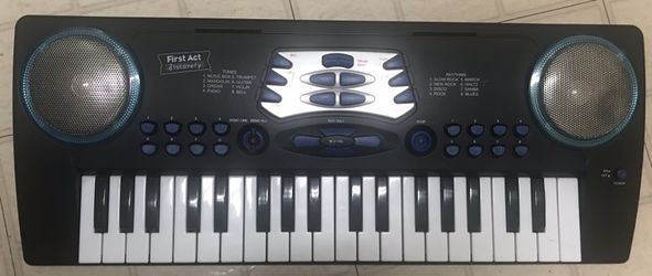 First act three octaves kids keyboard