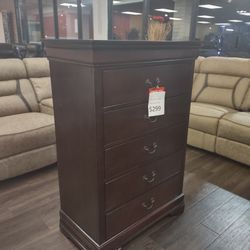 New Chest Of Drawer All Solid Wood