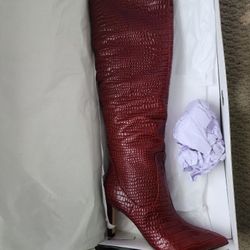 *BRAND NEW IN BOX* LEATHER BOOTS