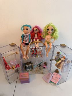 Rainbow High Dolls/dressing room closet