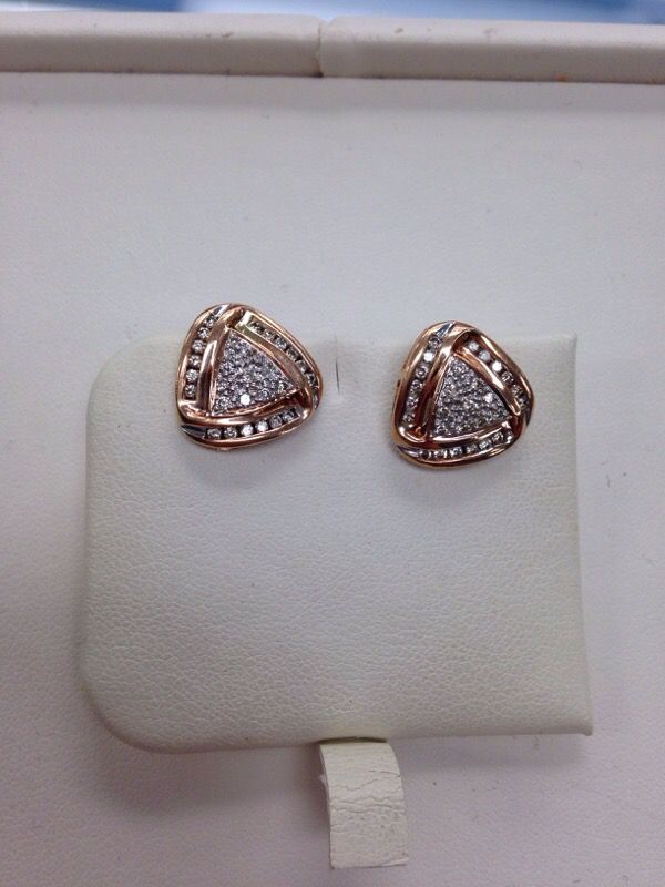 6.2g 14k gold diamond earrings