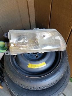 Right headlight for 88 to 91 Honda.. its glass