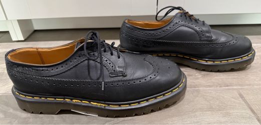 Dr. Martens 3989 Made in England Men’s Size 8 Black Wingtip Brogues