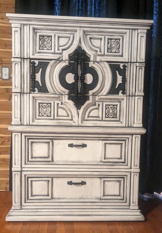 Solid Wood 5 Drawer Dresser