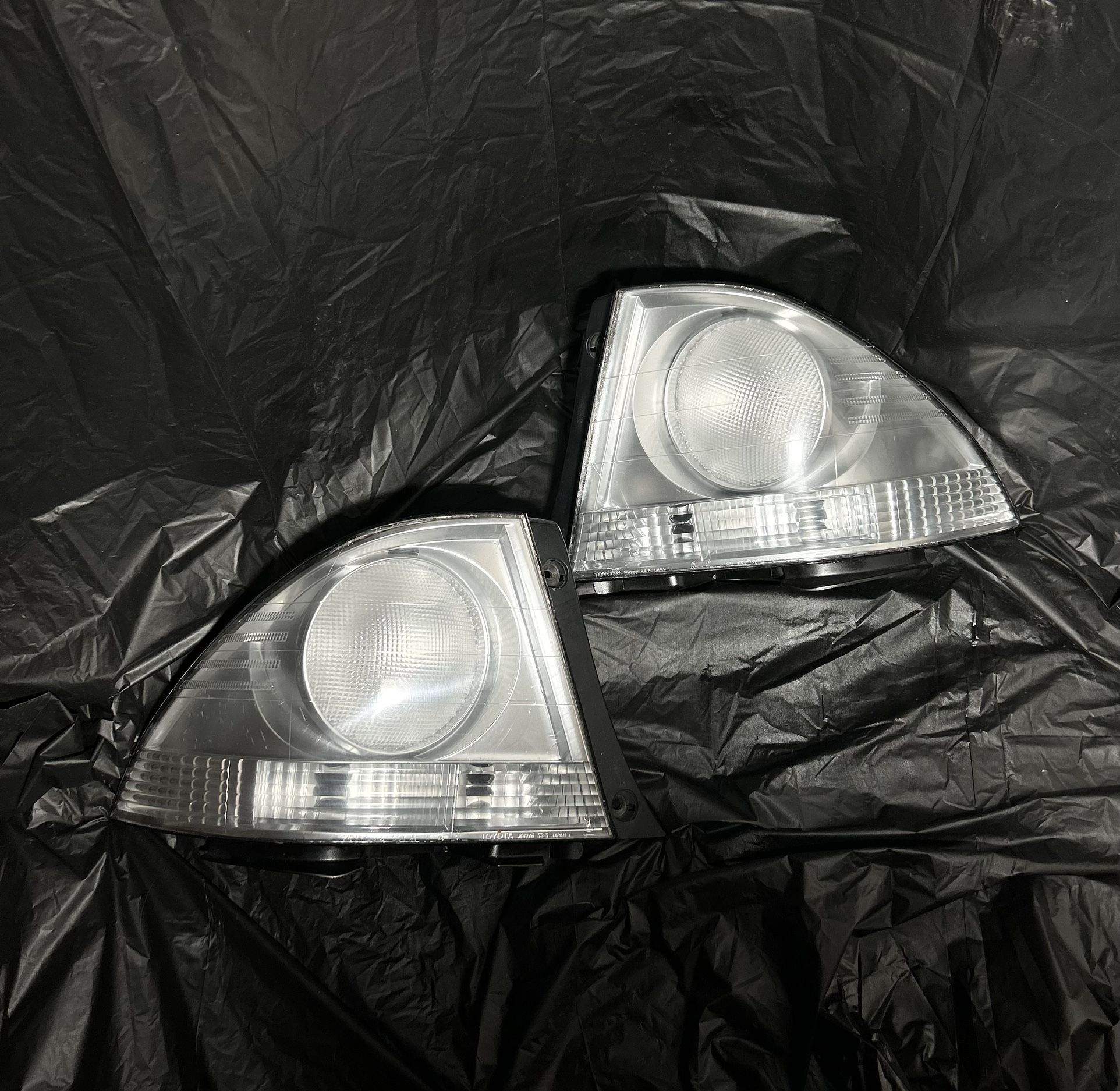 Lexus IS300 Clear Taillights 