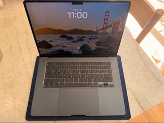 MacBook Air 15" M5 24GB/1TB — AppleCare until 2029, 4 months old