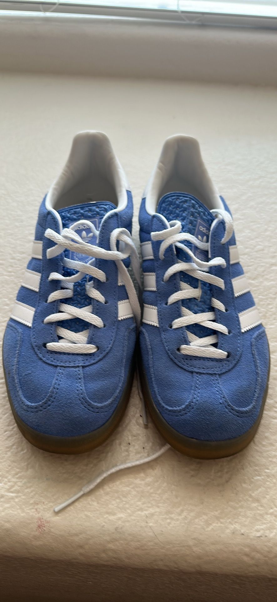 Adidas Gazelle  Size 8 Women 