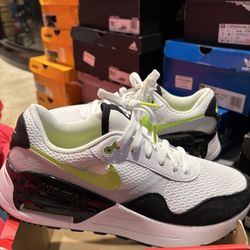 Men’s Nikes Size 9 Brand New! 