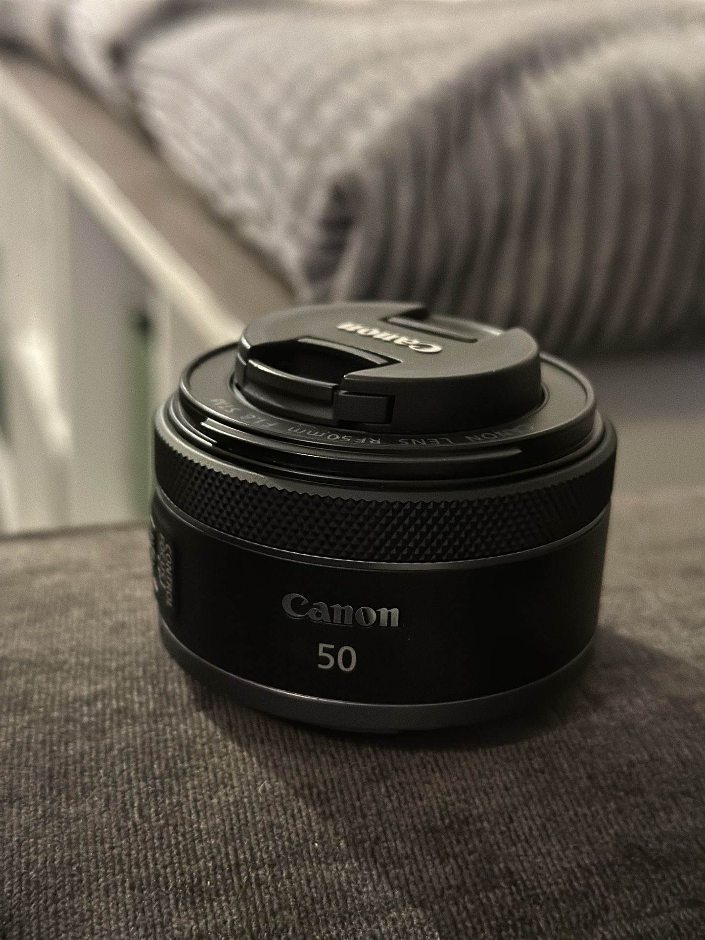 Canon rf 50mm 1.8 lens