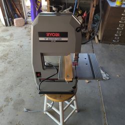 RYOBI. 9". BAND SAW