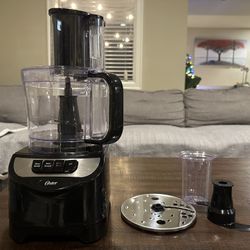 OSTER 10-Cup Food Processor With Original Attachments 