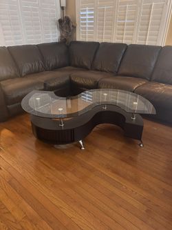 Modern Glass Wave Coffee Table – Unique Statement Piece – Excellent Condition 