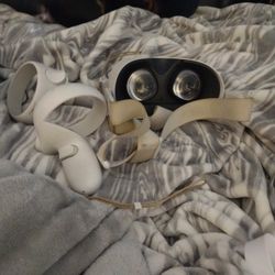 Meta Quest 2 All In One VR (Oculus)