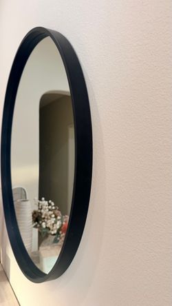 Round mirror black