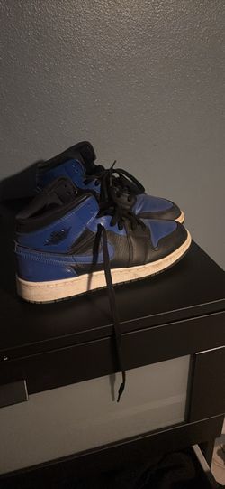 Jordan 1 retro royal