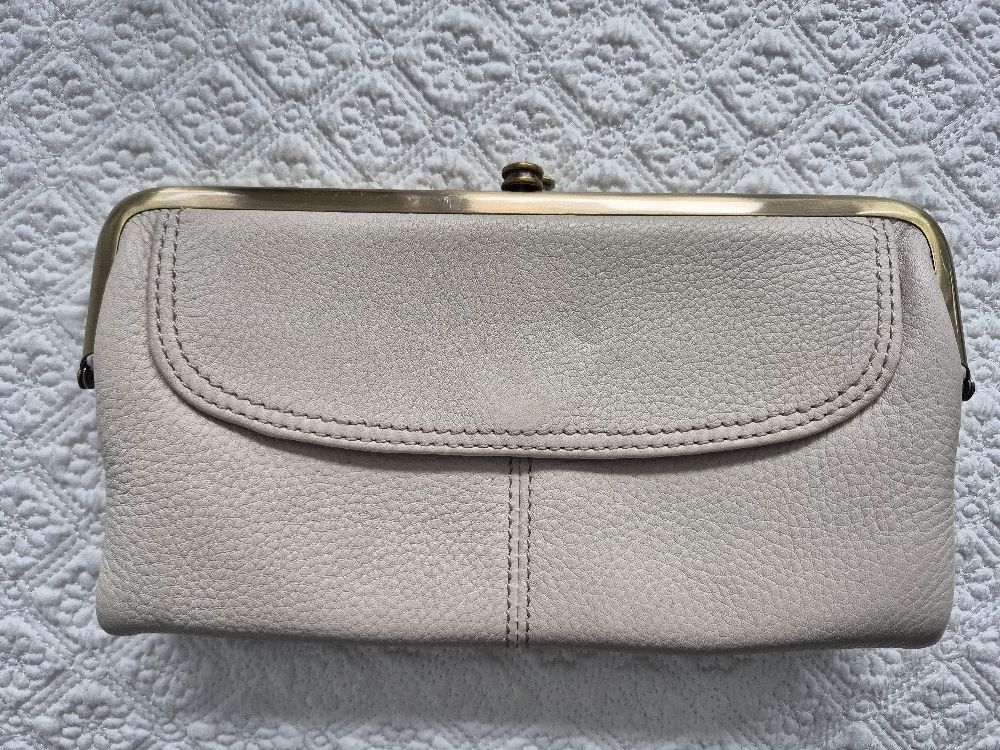 HOBO Creme Wallet. Mint Condition