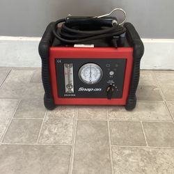 Snap On EELD100A Battery Charger/Air Compressor Combo 