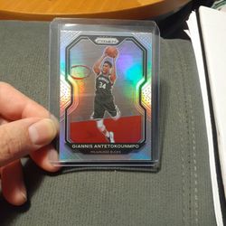 2021 Giannis antetokounmpo Silver prizm 