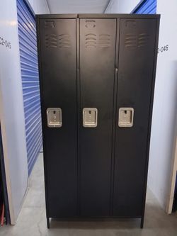 3-Door Metal Storage Locker Unit