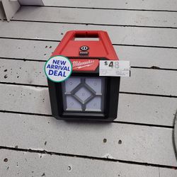Milwaukee Flood Light Tool Only
