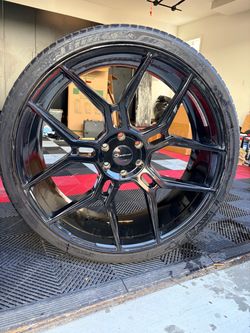 305 30 26 Giovanna Black rims with tires