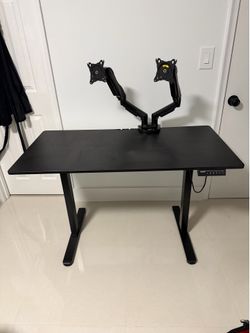 Mesa gamer - 2 brazos de monitor