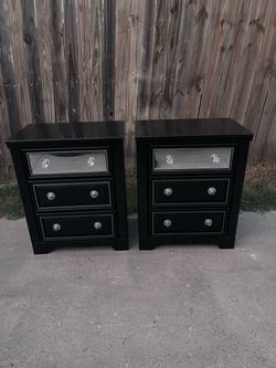 Set of nightstands 25”W x 18”D x 31”H