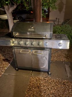 Dyna-Glo Stainless Steel Gas Grill