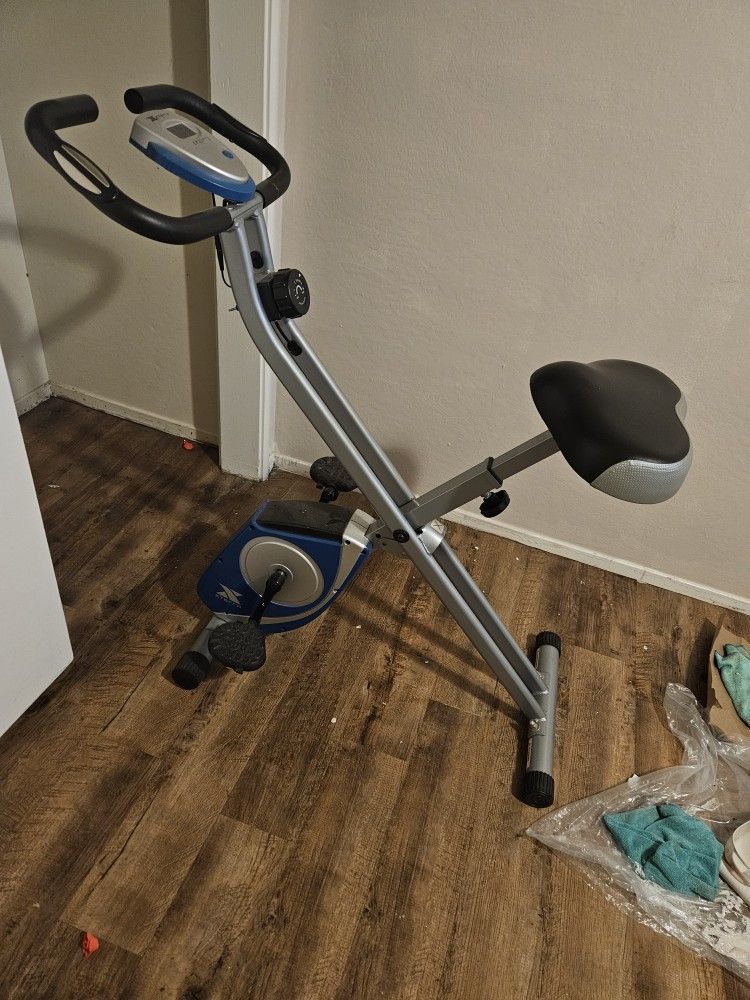 XTERRA Fitness FB150 Folding Bike