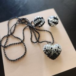 Black And White Heart Necklace Set