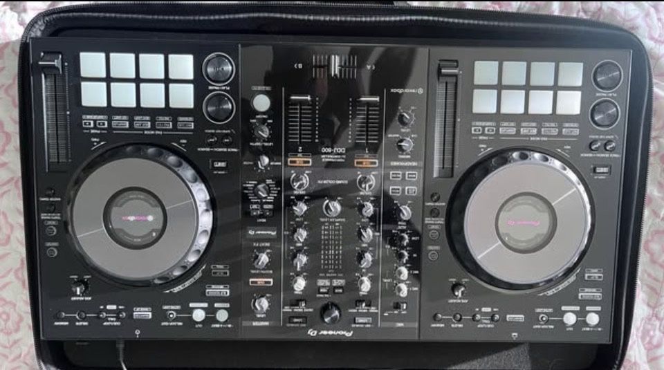 Pioneer ddj800 digital turntables controller rekordbox