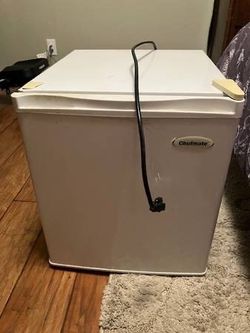 Mini fridge