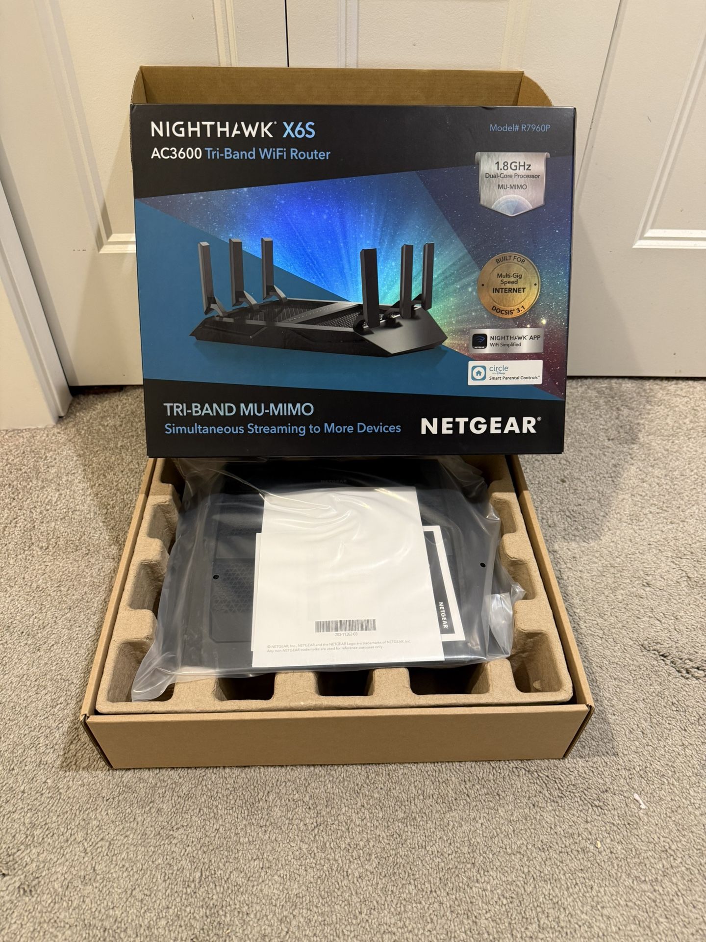 NETGEAR Nighthawk X6S AC3600 Tri-Band WiFi Router - Black and Blue