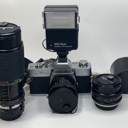 Minolta SRT 100 35mm Film Camera with 3  Lenses.