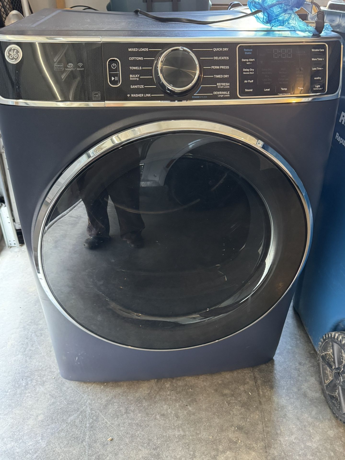 GE Gas Dryer with Steam Option 
