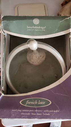 Towel ring never used