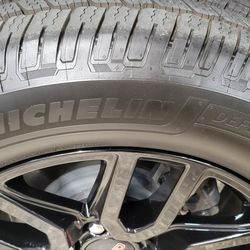 Like New Michelin Tires 275/60R20 - Set of 4