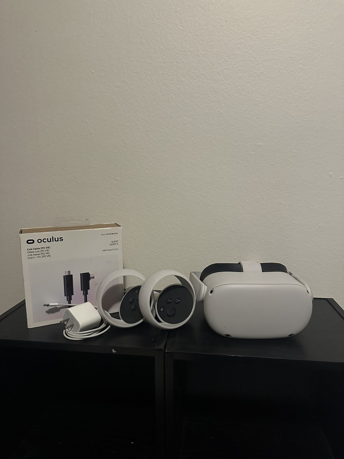 Oculus Quest 2 (128GB) + Controllers + New Oculus Link Cable (Unopened)