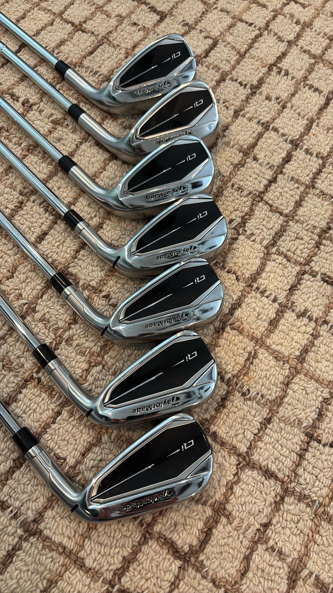 Taylormade QI Irons. 5-P +AW.