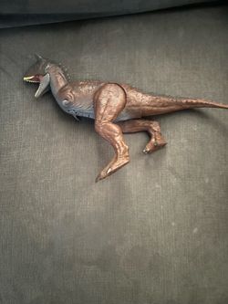 Jurassic World Carnotaurus toy