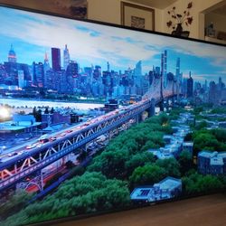 70 Vizio chromcast smart tv streaming apps 4k v serie great condition like new.  No scratch great quality pics.  Delivery available for some reasonabl