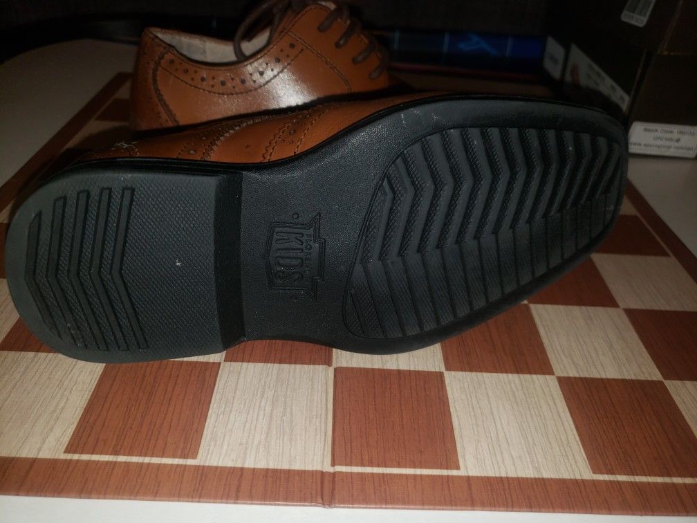 Boys Dress Shoes/ Loafers