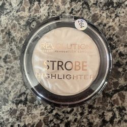 Revolution Strobe Highlighter